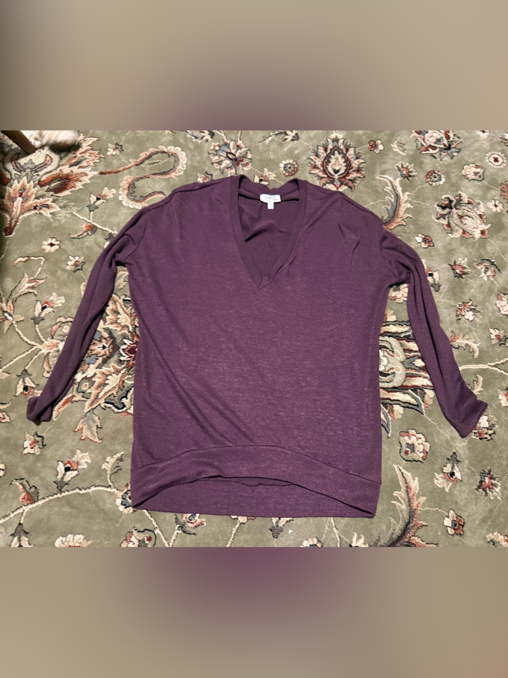 V-Neck Lightweight Sweater - Wilfred Free